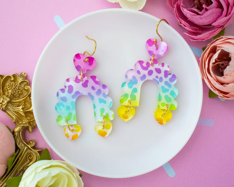 Rainbow Leopard Print Scallop Arch Earrings With Hearts