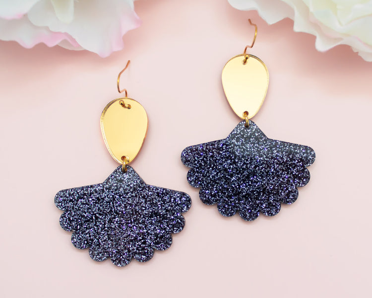 Scallop Fan Black Geometric Earrings