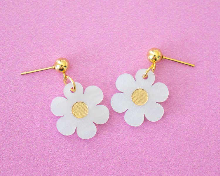 Small White Daisy Earrings